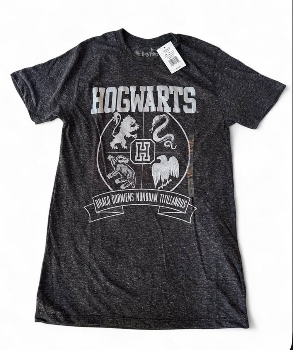 NWT Harry Potter Hogwarts Crest T-Shirt Small